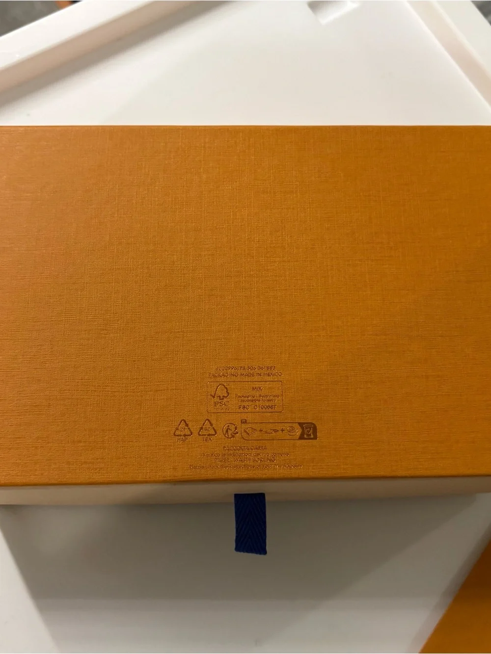 Louis Vuitton zippy wallet Medium small gift box